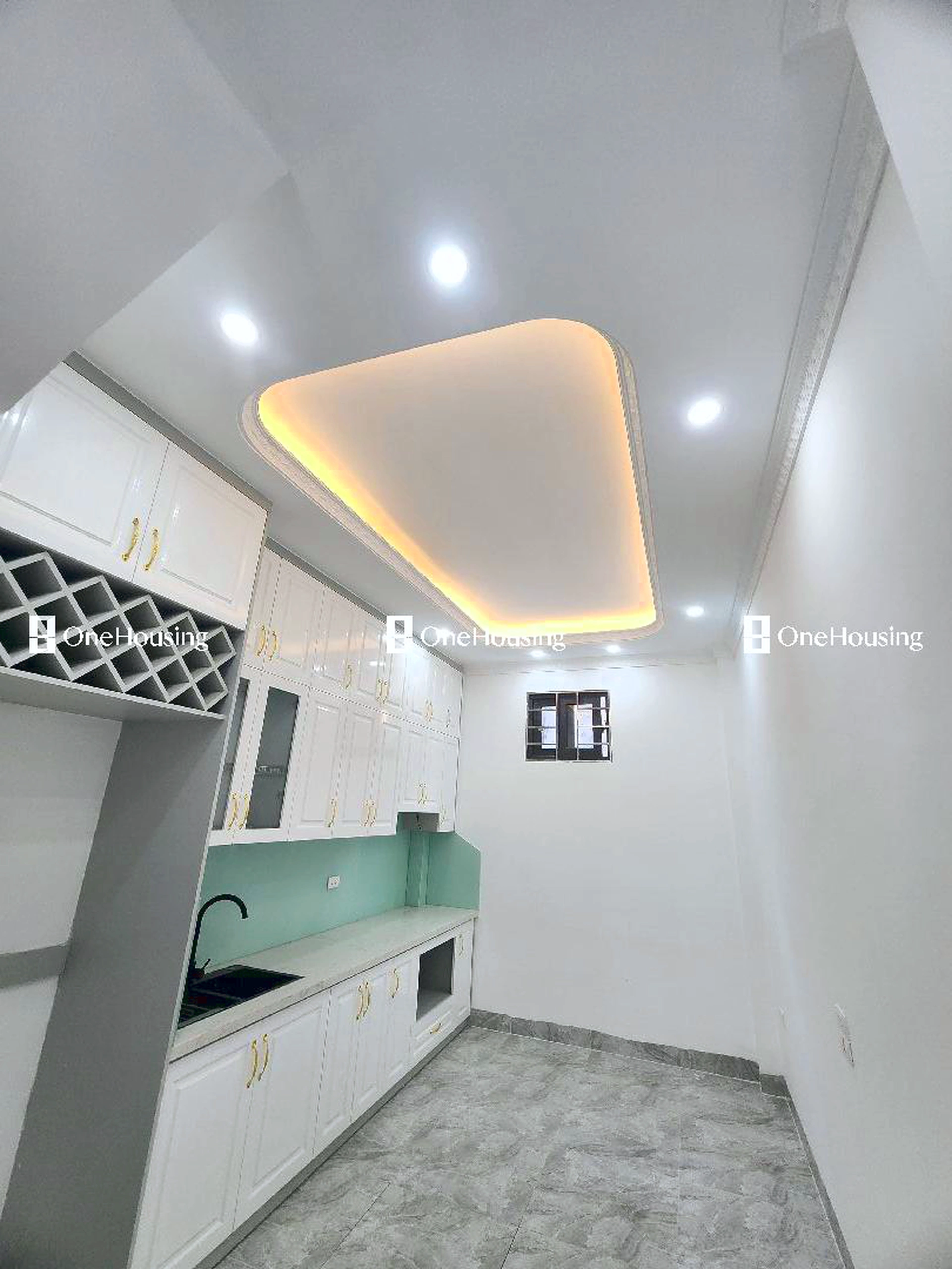 Nhà mặt ngõ cách Nguyễn Văn Linh 100m, P. Thạch Bàn, Q. Long Biên, TP. Hà Nội