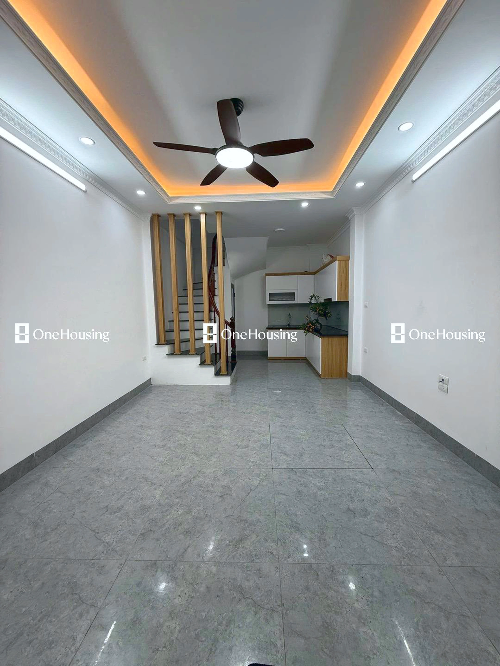 Nhà mặt ngõ cách Kim Quan Thượng 10m, P. Việt Hưng, Q. Long Biên, TP. Hà Nội