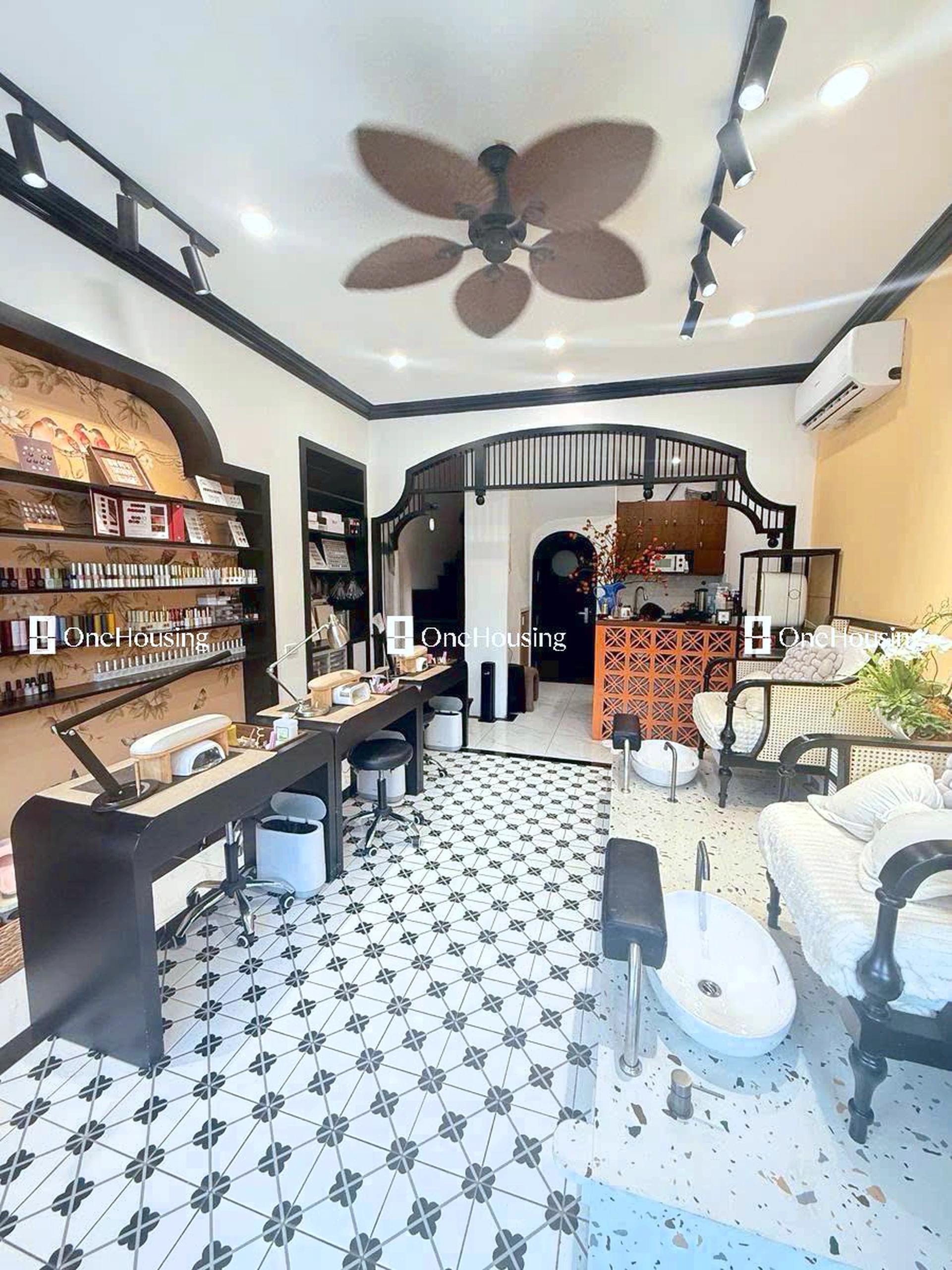 Nhà mặt phố Lạc Long Quân, P. Xuân La, Q. Tây Hồ, TP. Hà Nội