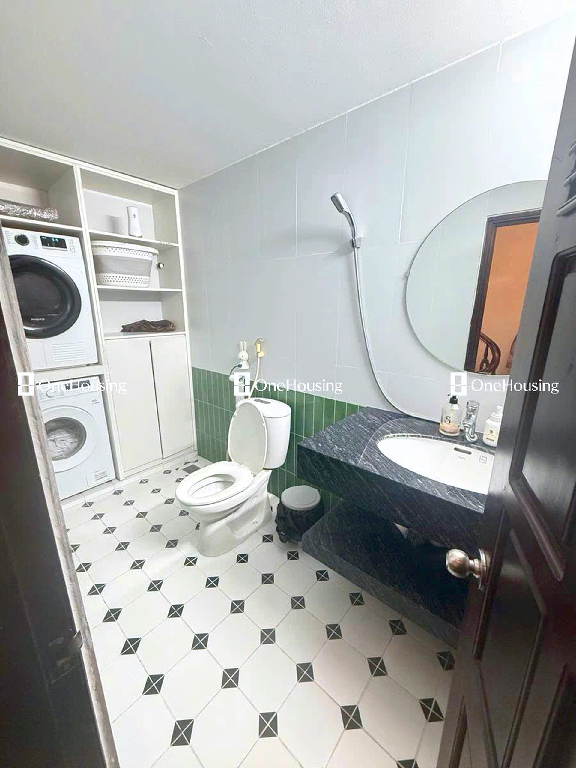 Nhà mặt phố Lạc Long Quân, P. Xuân La, Q. Tây Hồ, TP. Hà Nội