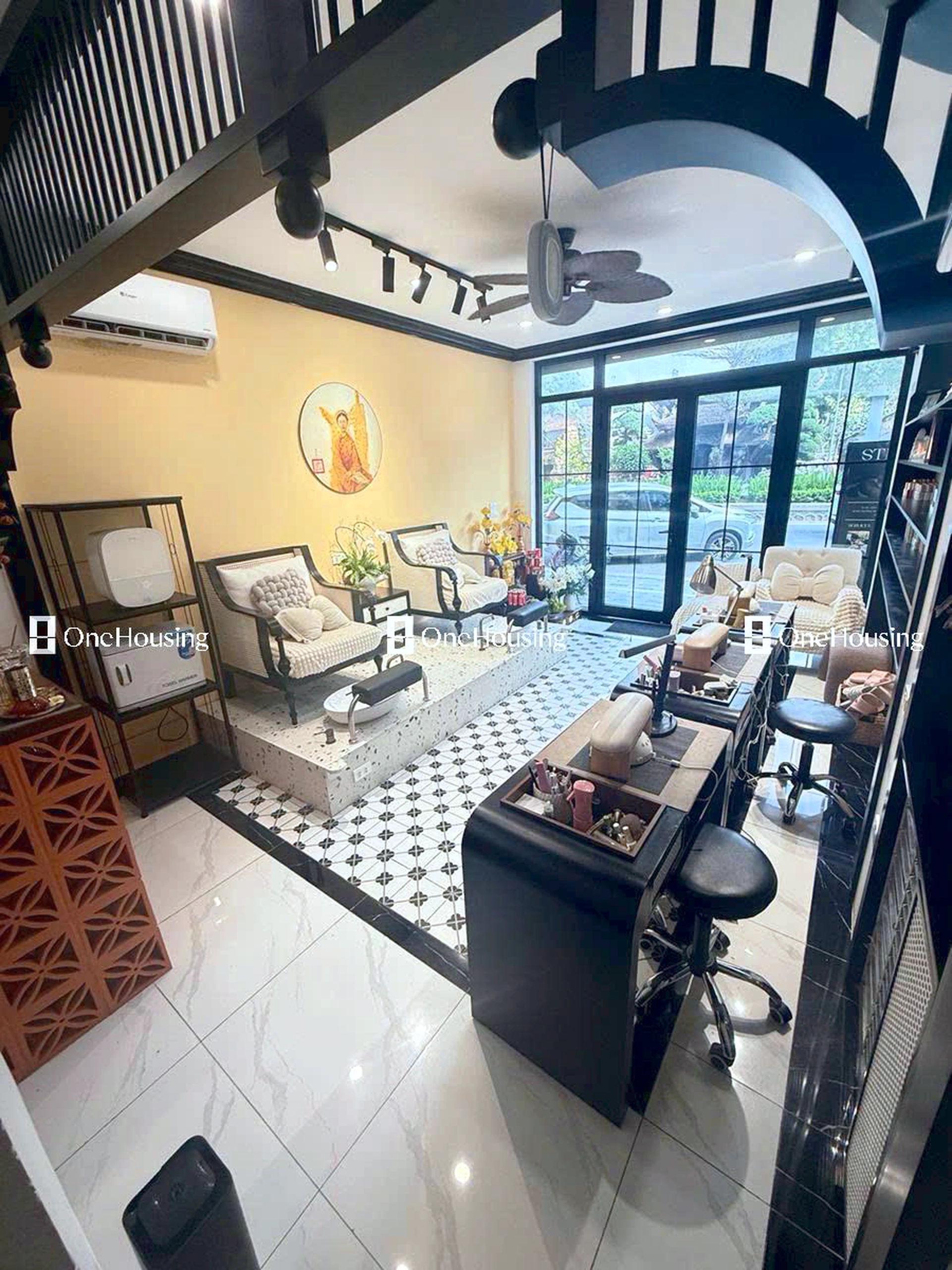 Nhà mặt phố Lạc Long Quân, P. Xuân La, Q. Tây Hồ, TP. Hà Nội