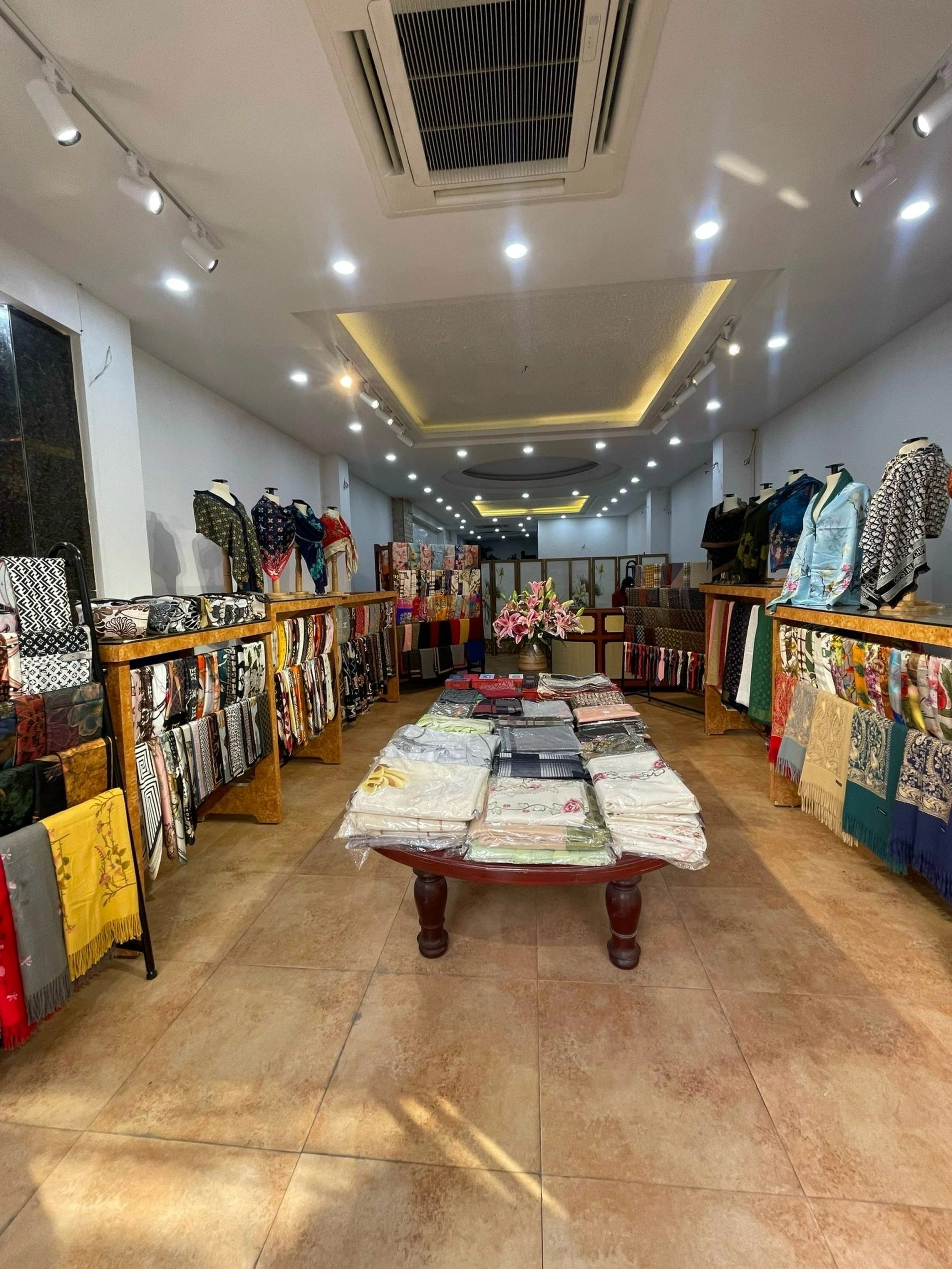 Nhà mặt phố Phố Lụa, P. Vạn Phúc, Q. Hà Đông, TP. Hà Nội