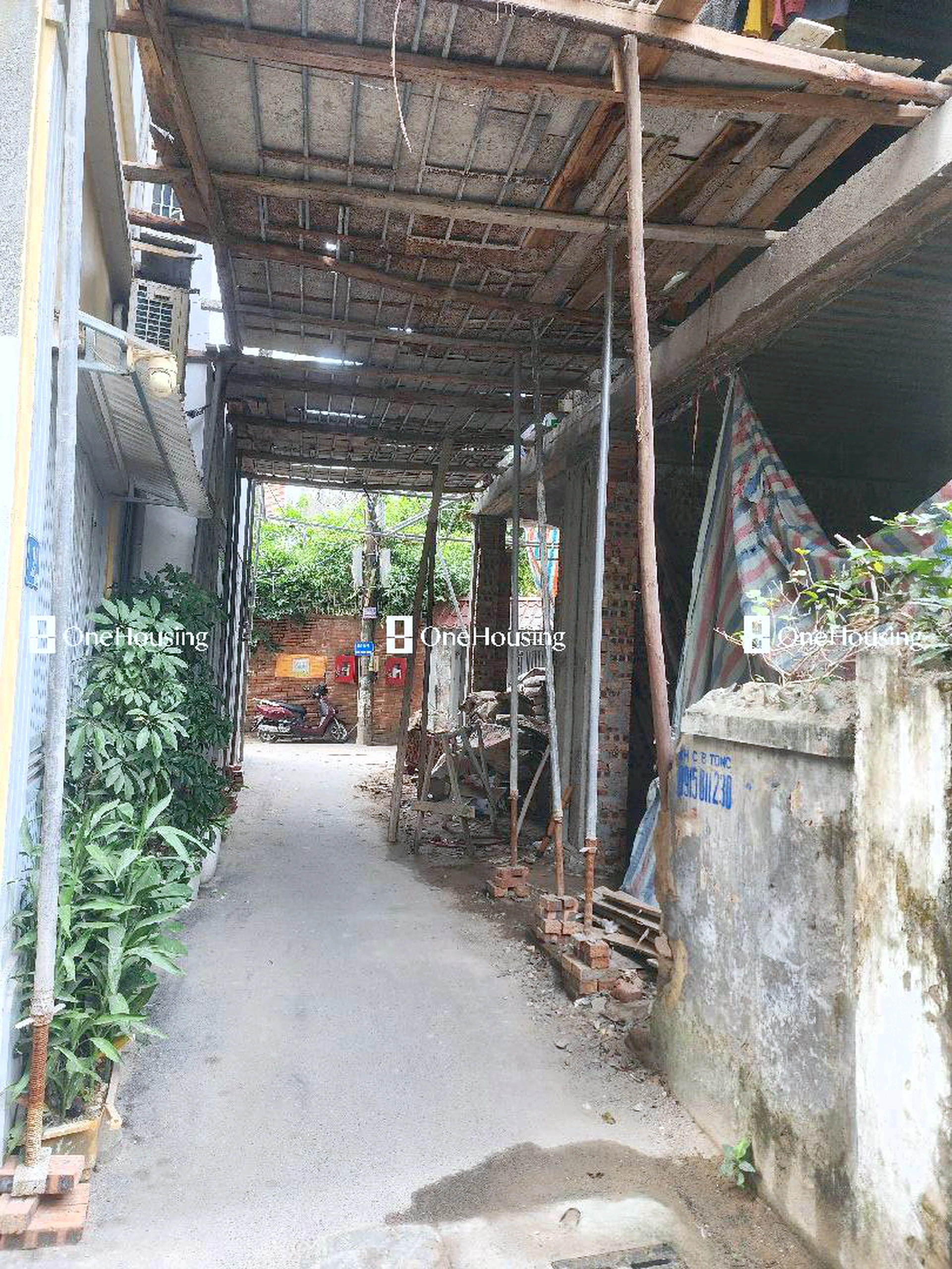 Nhà mặt ngõ cách Nguyễn Văn Cừ 100m, P. Gia Thụy, Q. Long Biên, TP. Hà Nội