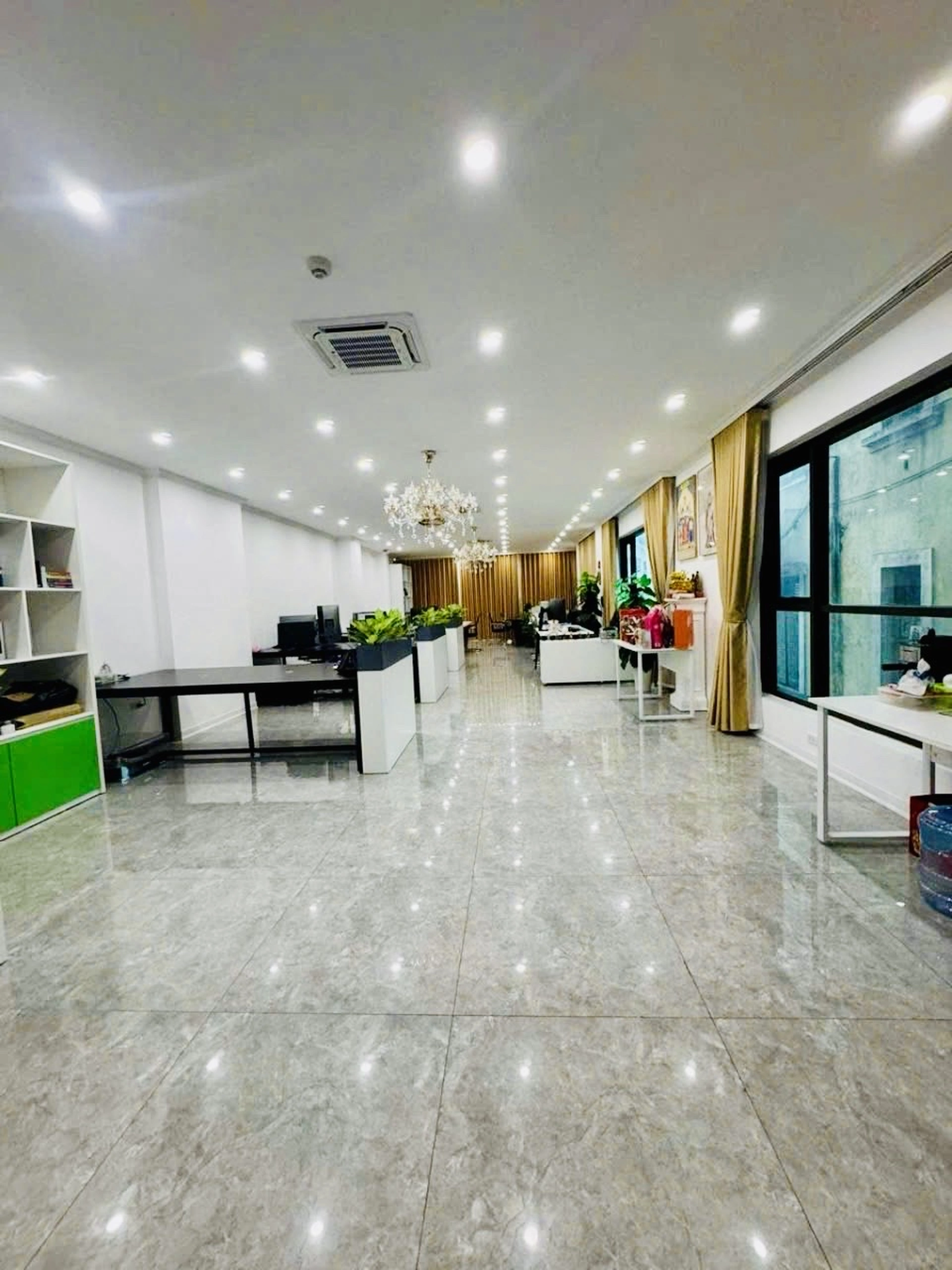 Nhà mặt phố Nguyễn Văn Cừ, P. Bồ Đề, Q. Long Biên, TP. Hà Nội