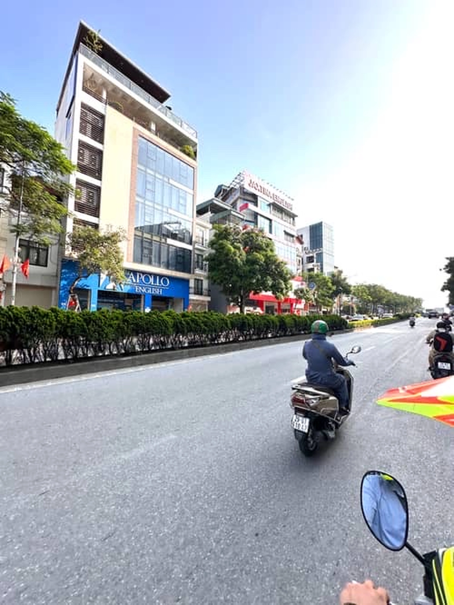 Nhà mặt phố Nguyễn Văn Cừ, P. Bồ Đề, Q. Long Biên, TP. Hà Nội