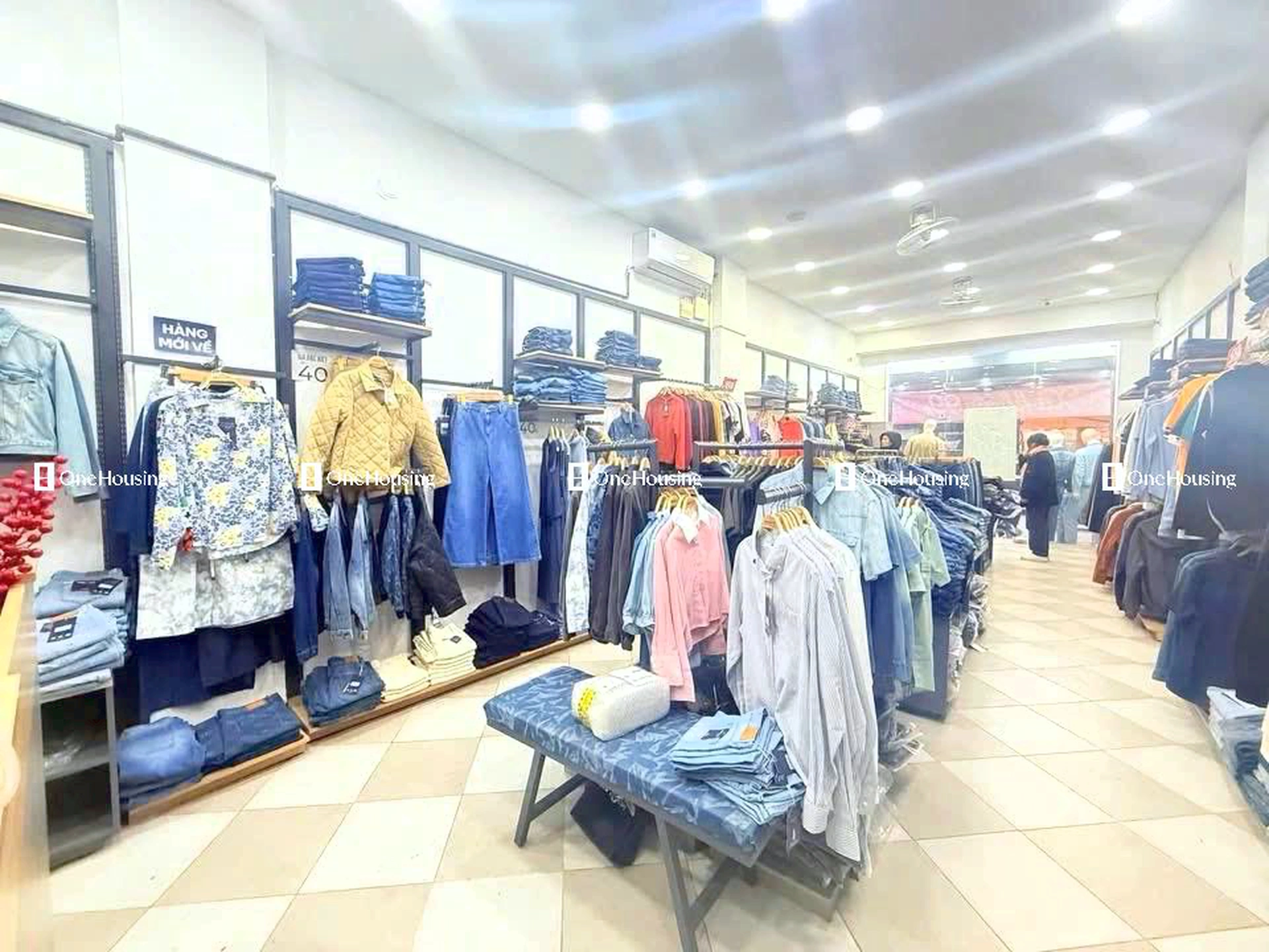 Nhà mặt phố Lạc Long Quân, P. Bưởi, Q. Tây Hồ, TP. Hà Nội