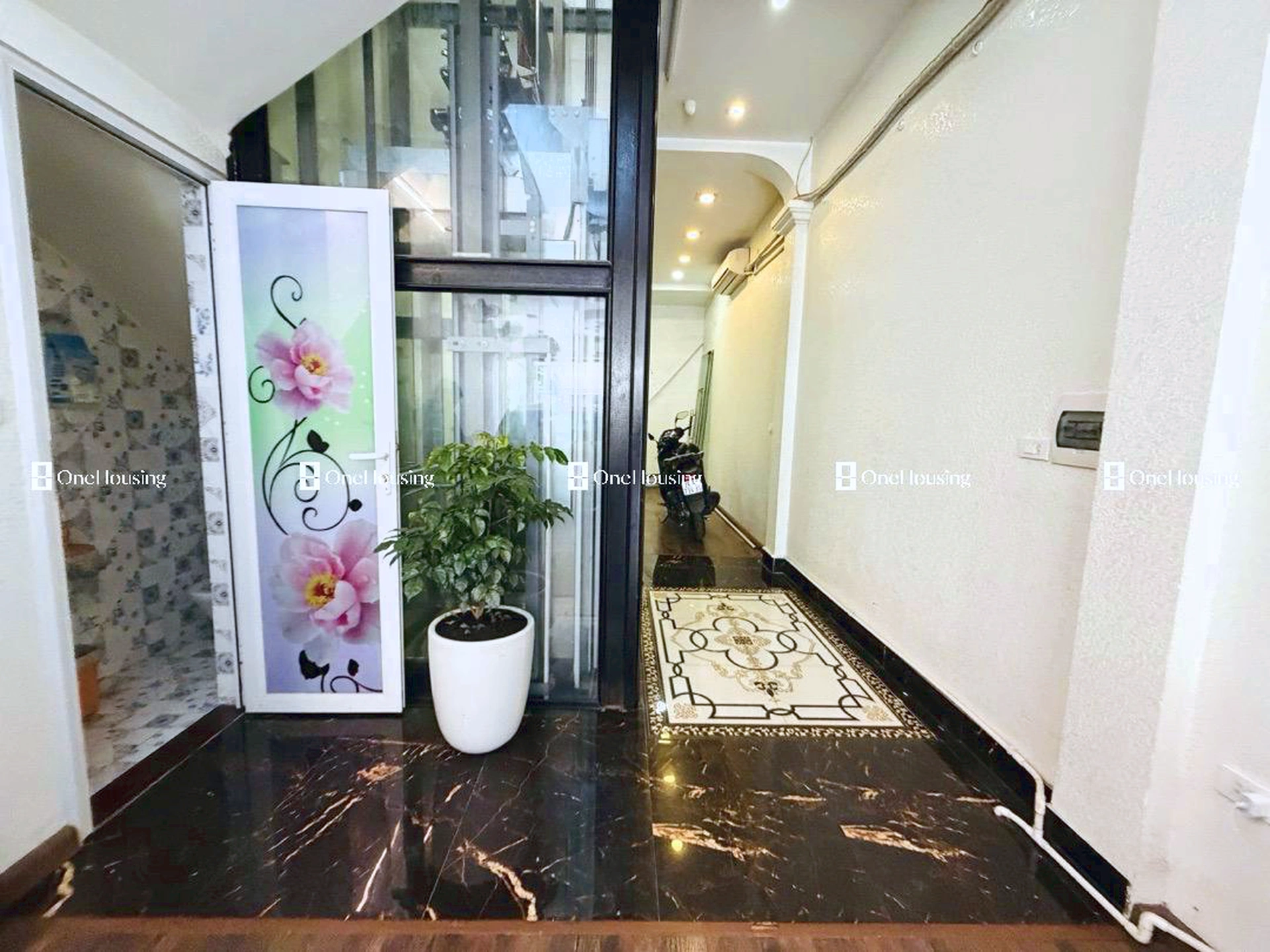 Nhà mặt phố Phó Đức Chính, P. Trúc Bạch, Q. Ba Đình, TP. Hà Nội