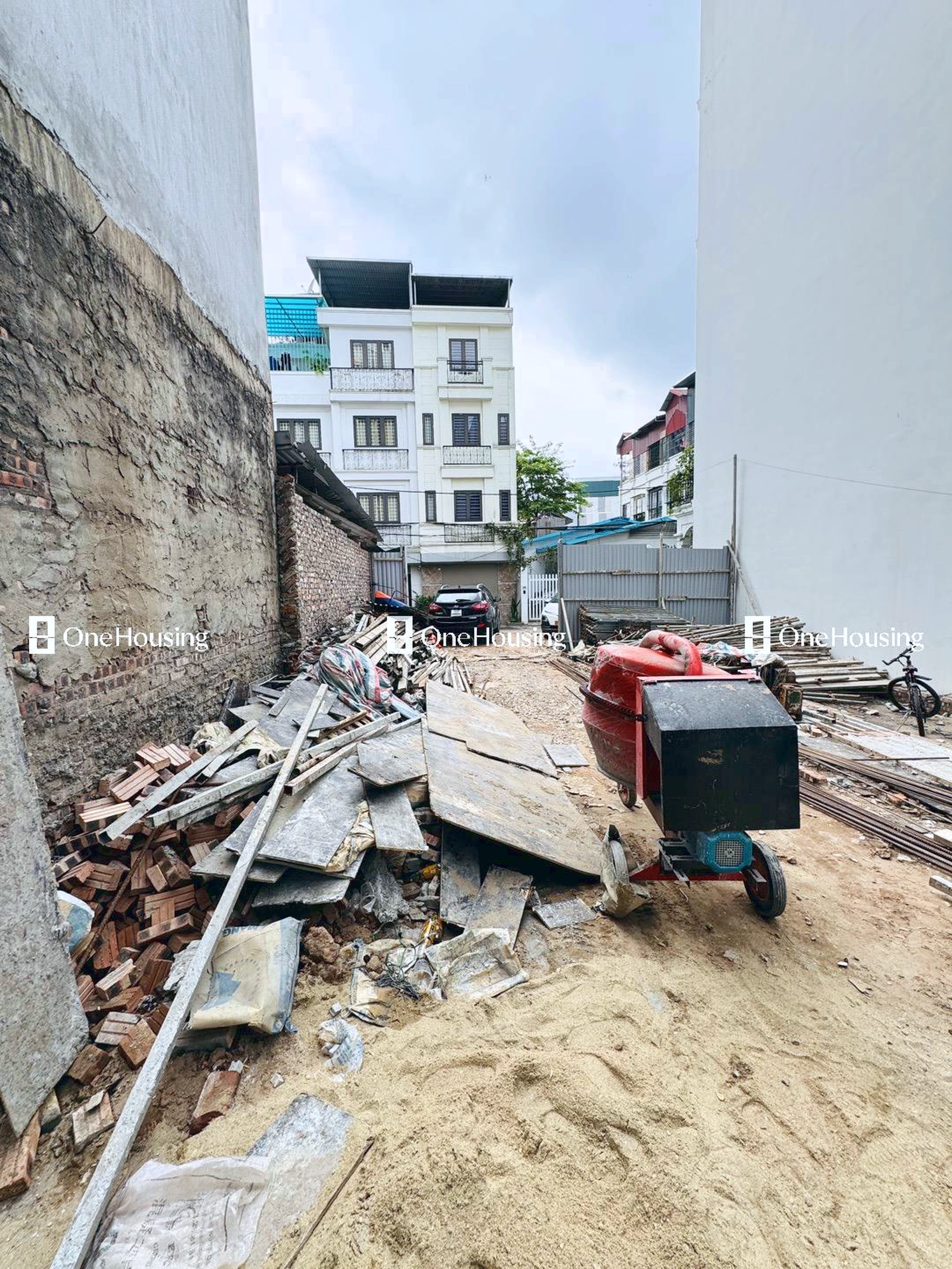 Đất nền cách Ngọc Thụy (mặt đê và đường gom chân đê) 30m, P. Bồ Đề, Q. Long Biên, TP. Hà Nội