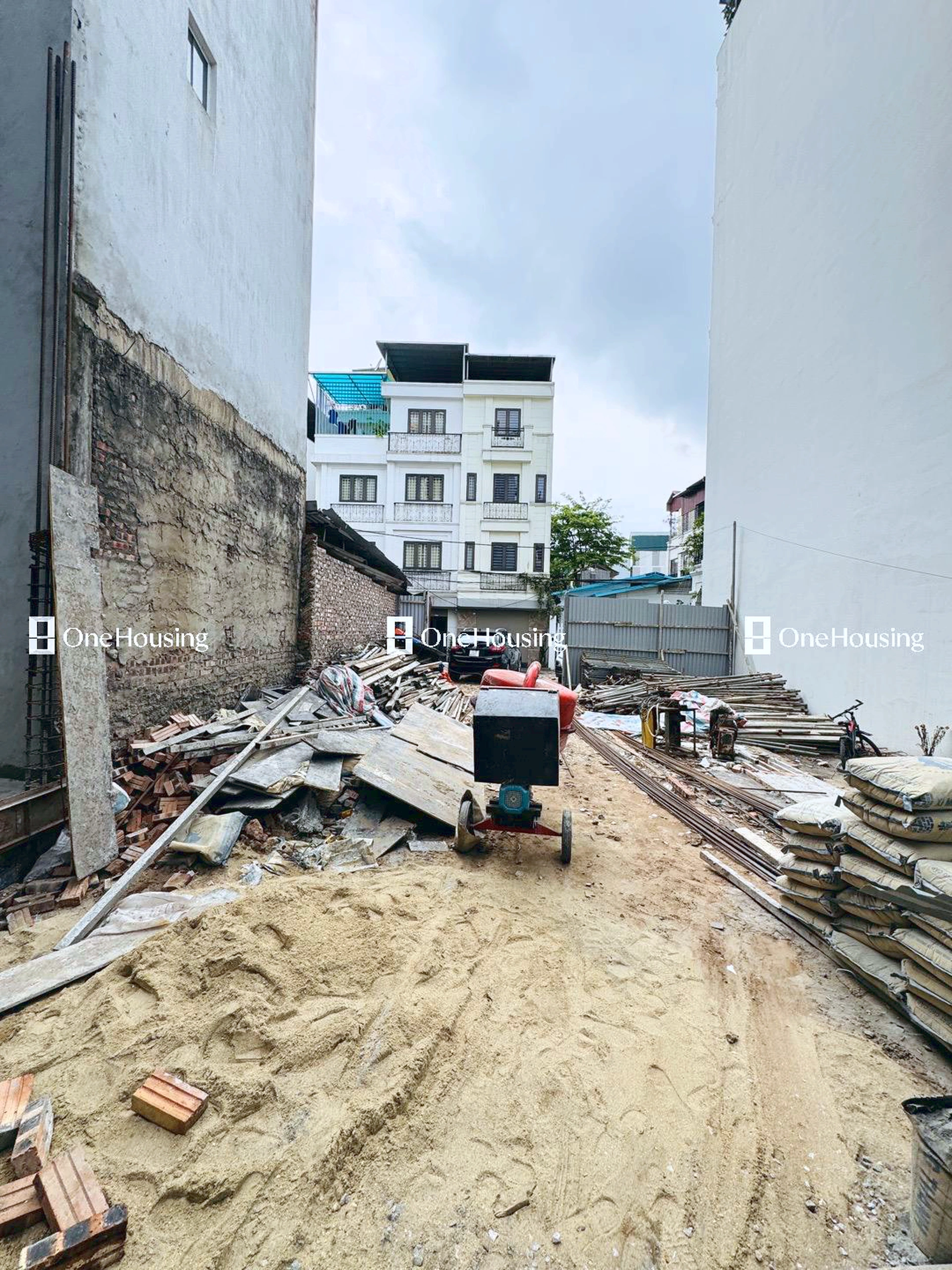 Đất nền cách Ngọc Thụy (mặt đê và đường gom chân đê) 30m, P. Bồ Đề, Q. Long Biên, TP. Hà Nội