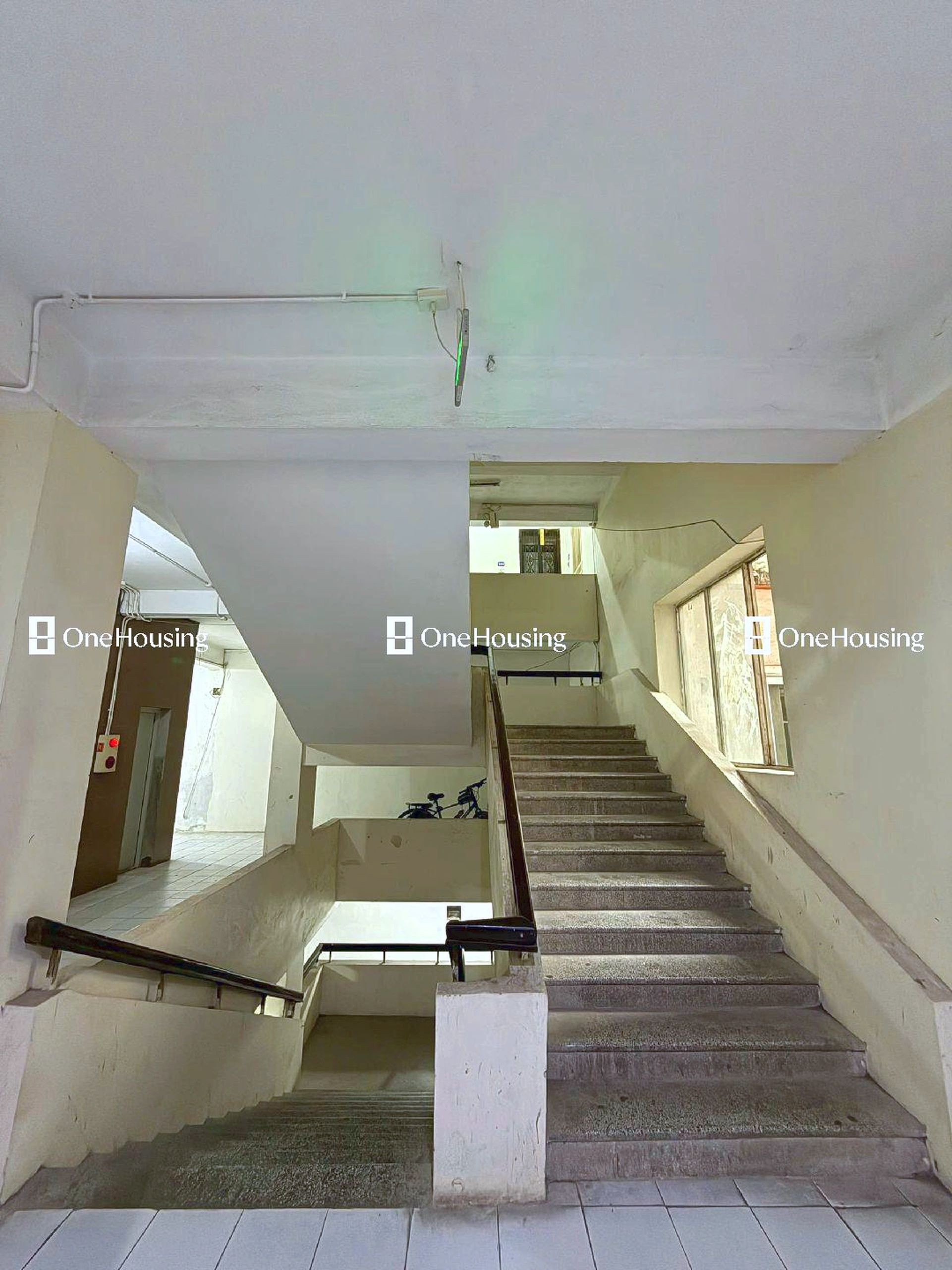 Nhà mặt phố Hoàng Đạo Thúy, P. Nhân Chính, Q. Thanh Xuân, TP. Hà Nội