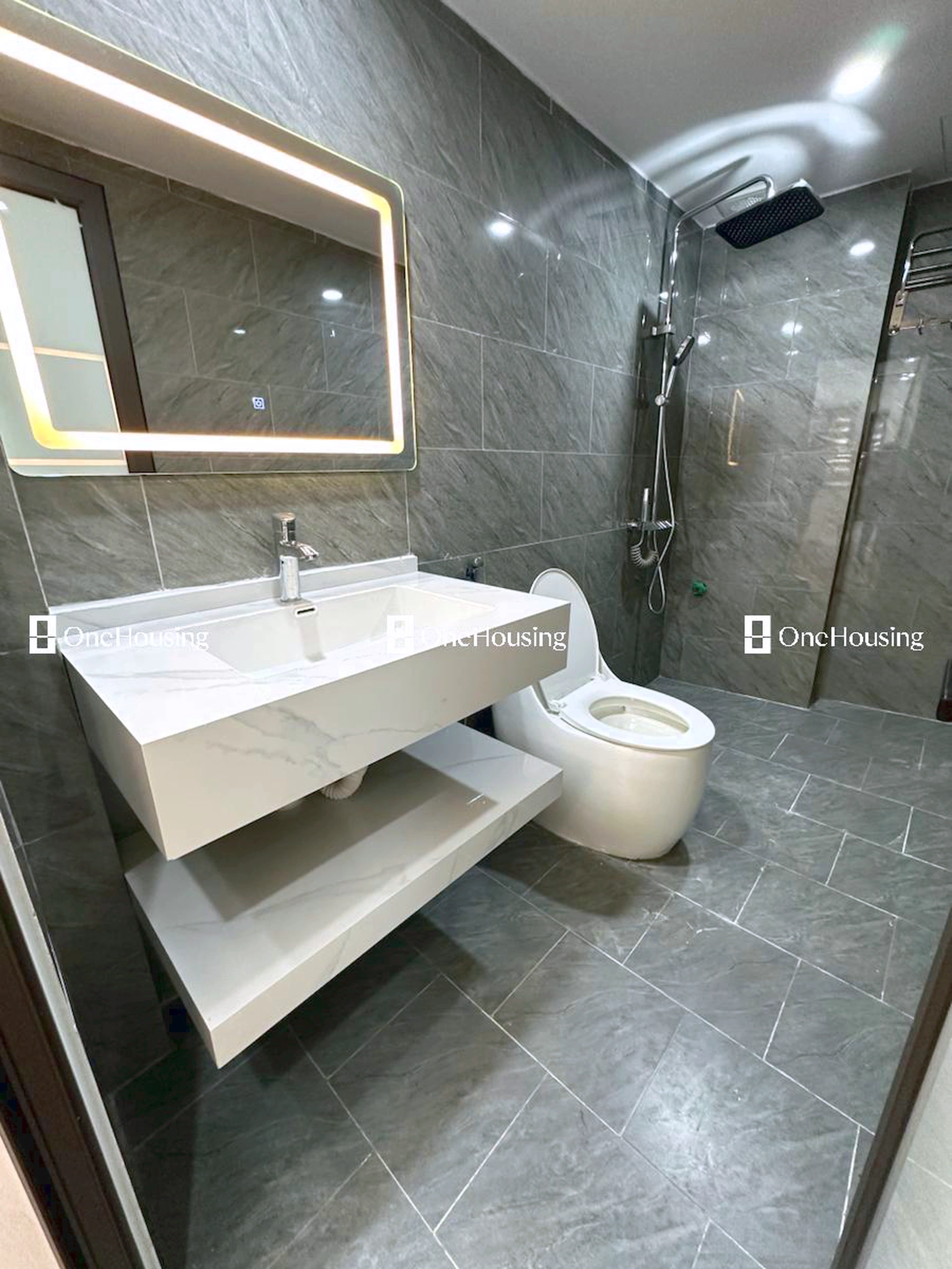 Nhà mặt ngõ cách Dương Quảng Hàm 50m, P. Dịch Vọng, Q. Cầu Giấy, TP. Hà Nội