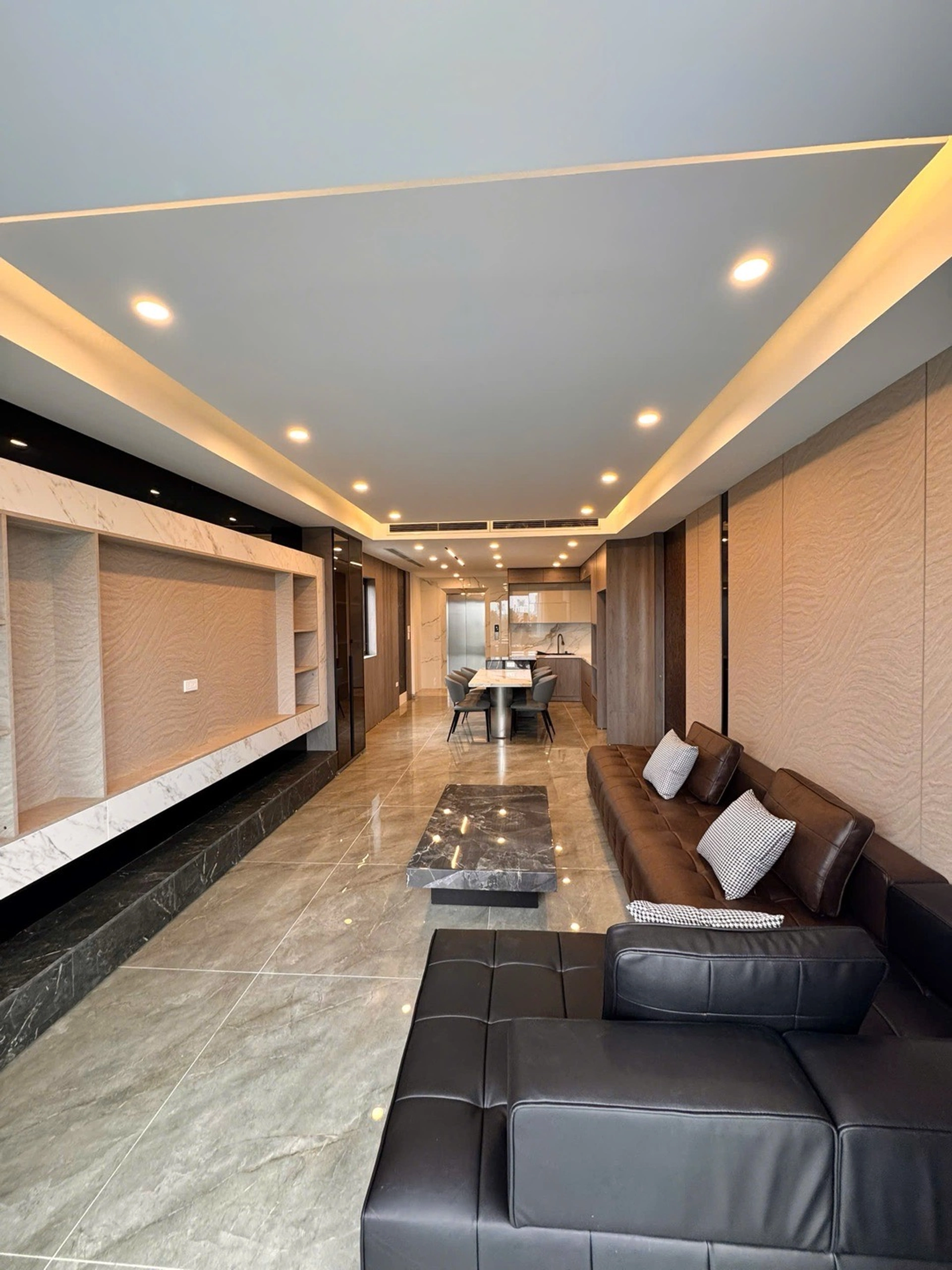 Nhà mặt phố Hoa Lâm, P. Việt Hưng, Q. Long Biên, TP. Hà Nội