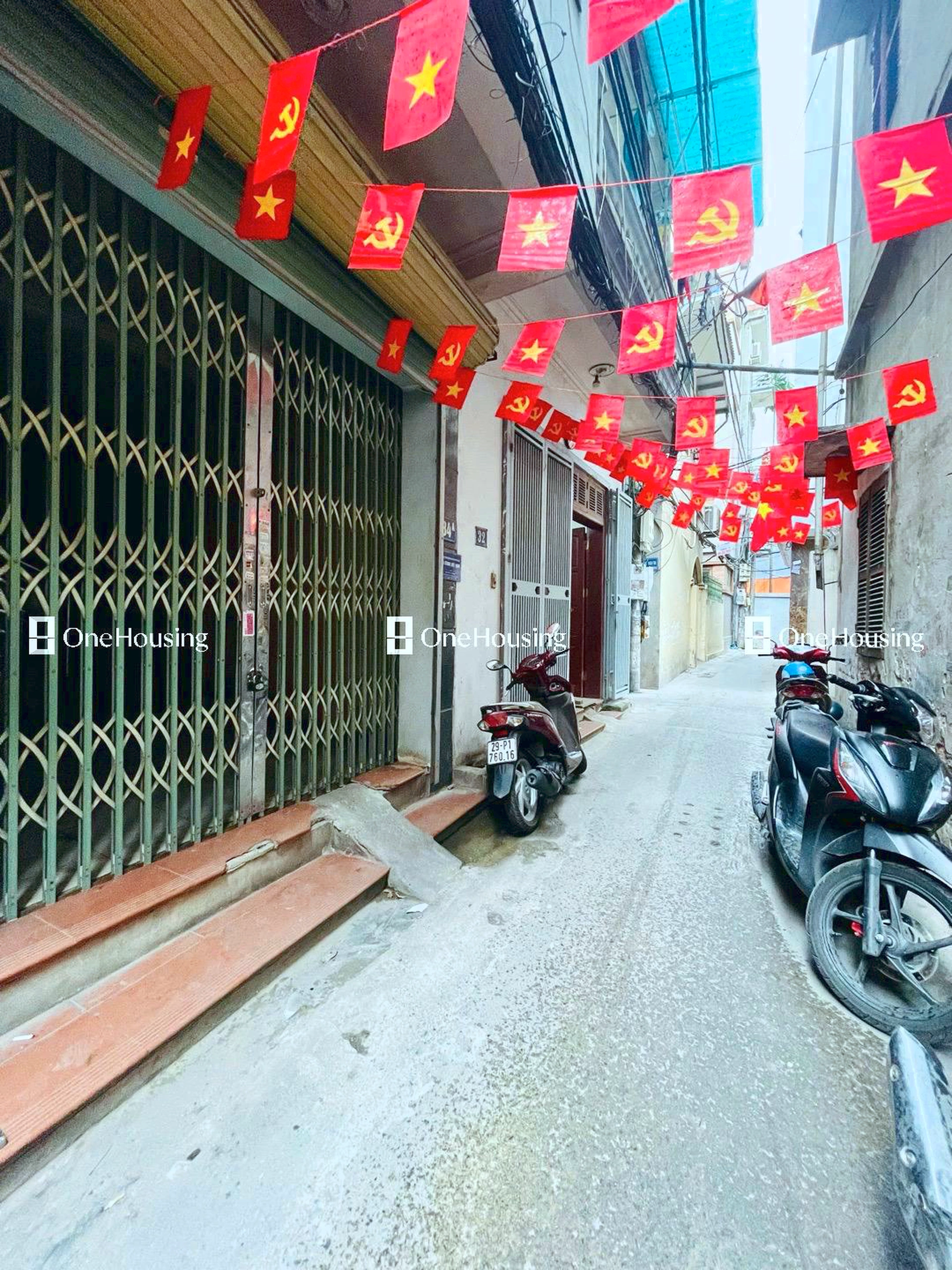 Nhà mặt ngõ cách Phạm Văn Đồng 50m, P. Mai Dịch, Q. Cầu Giấy, TP. Hà Nội