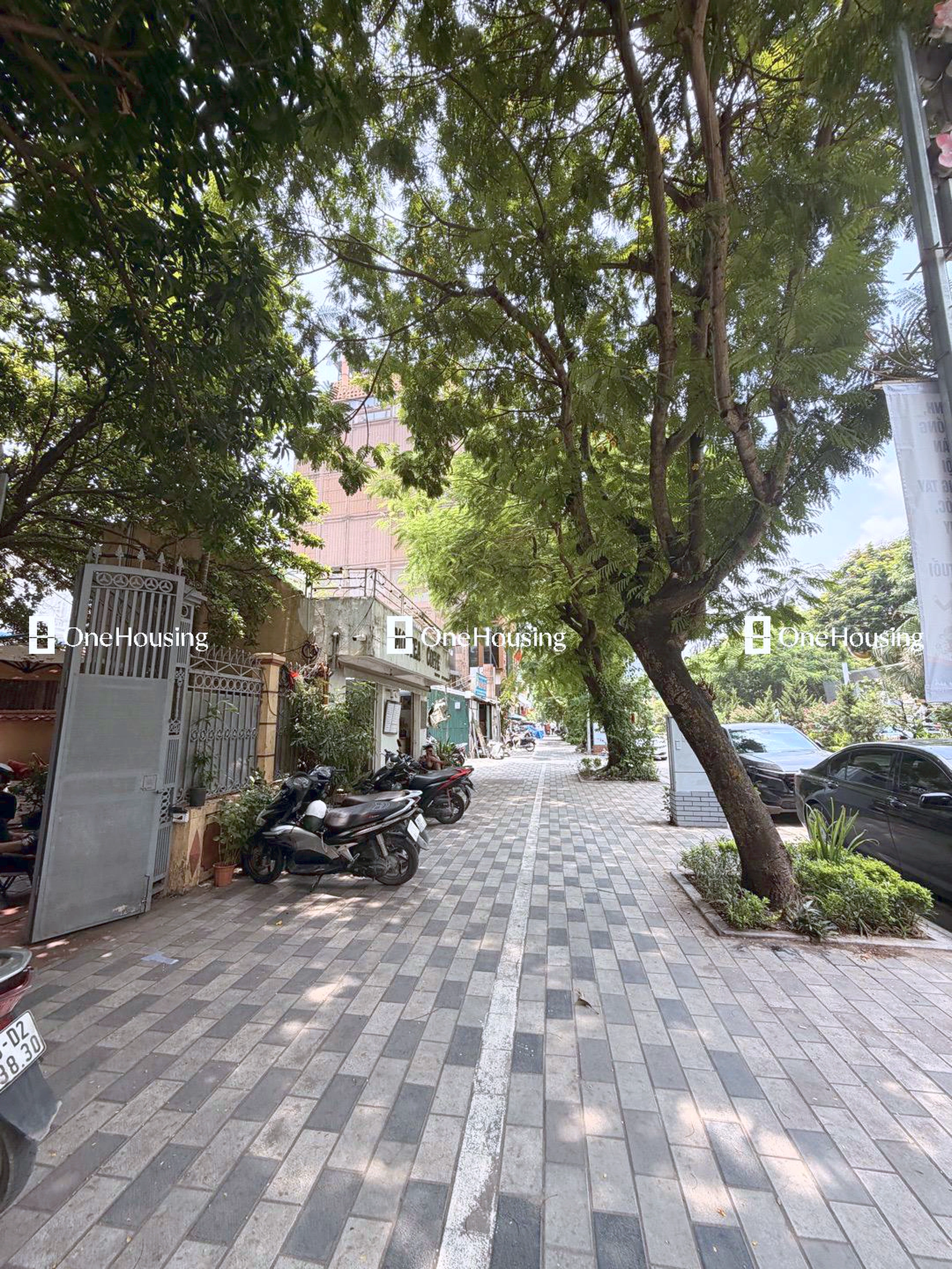 Nhà mặt phố Lạc Long Quân, P. Nhật Tân, Q. Tây Hồ, TP. Hà Nội