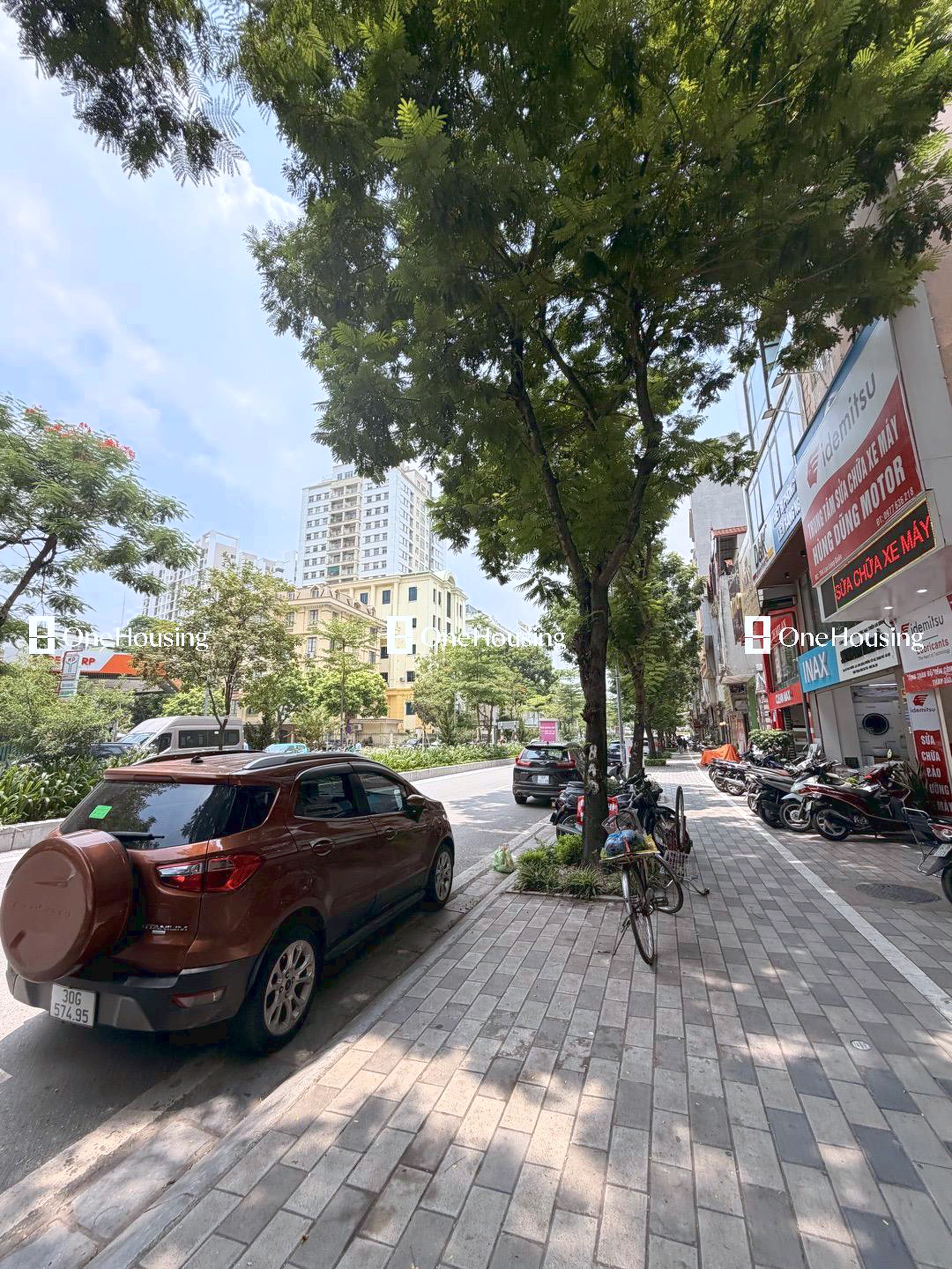 Nhà mặt phố Lạc Long Quân, P. Nhật Tân, Q. Tây Hồ, TP. Hà Nội