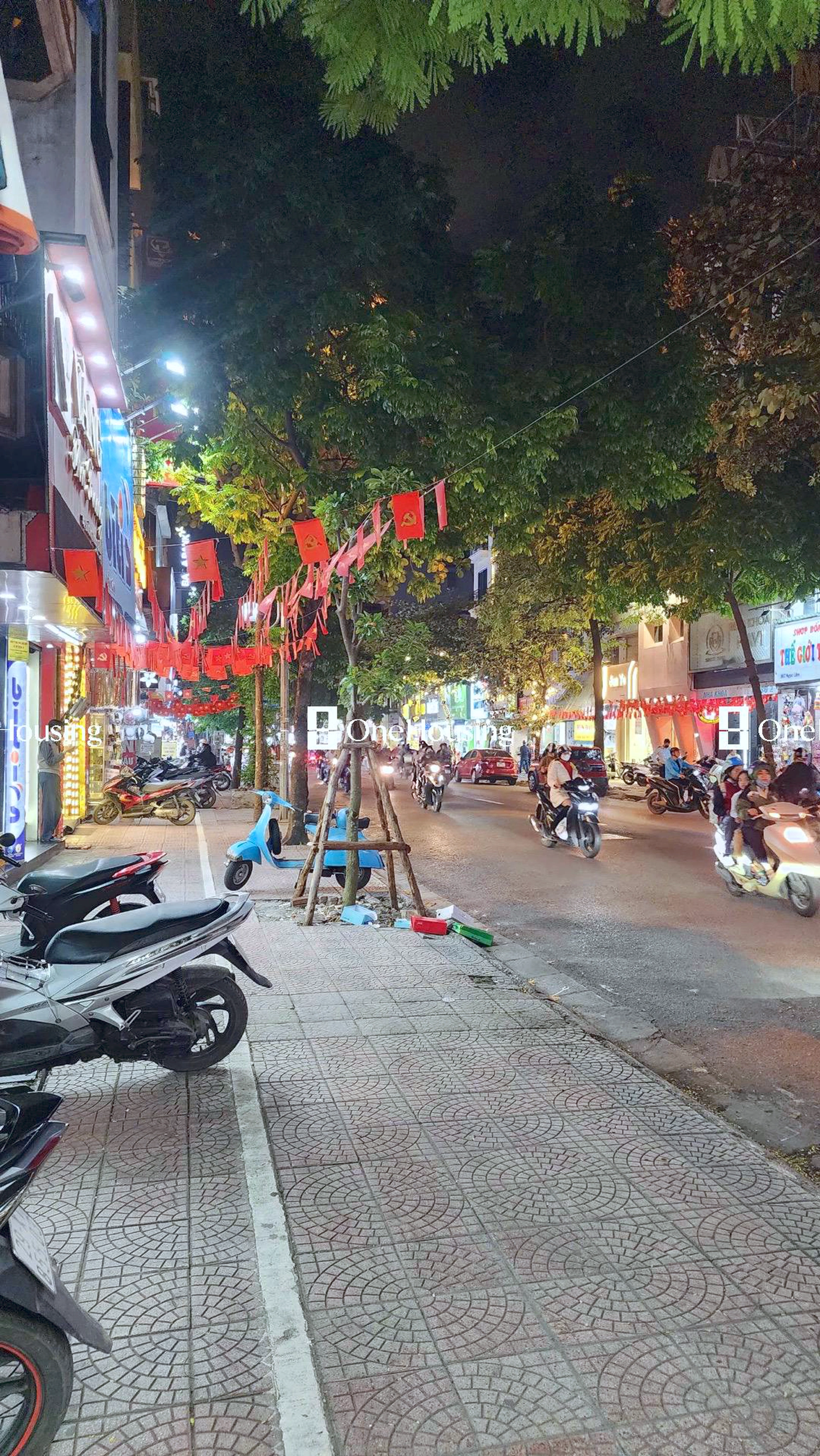 Nhà mặt phố Ngọc Lâm, P. Ngọc Lâm, Q. Long Biên, TP. Hà Nội