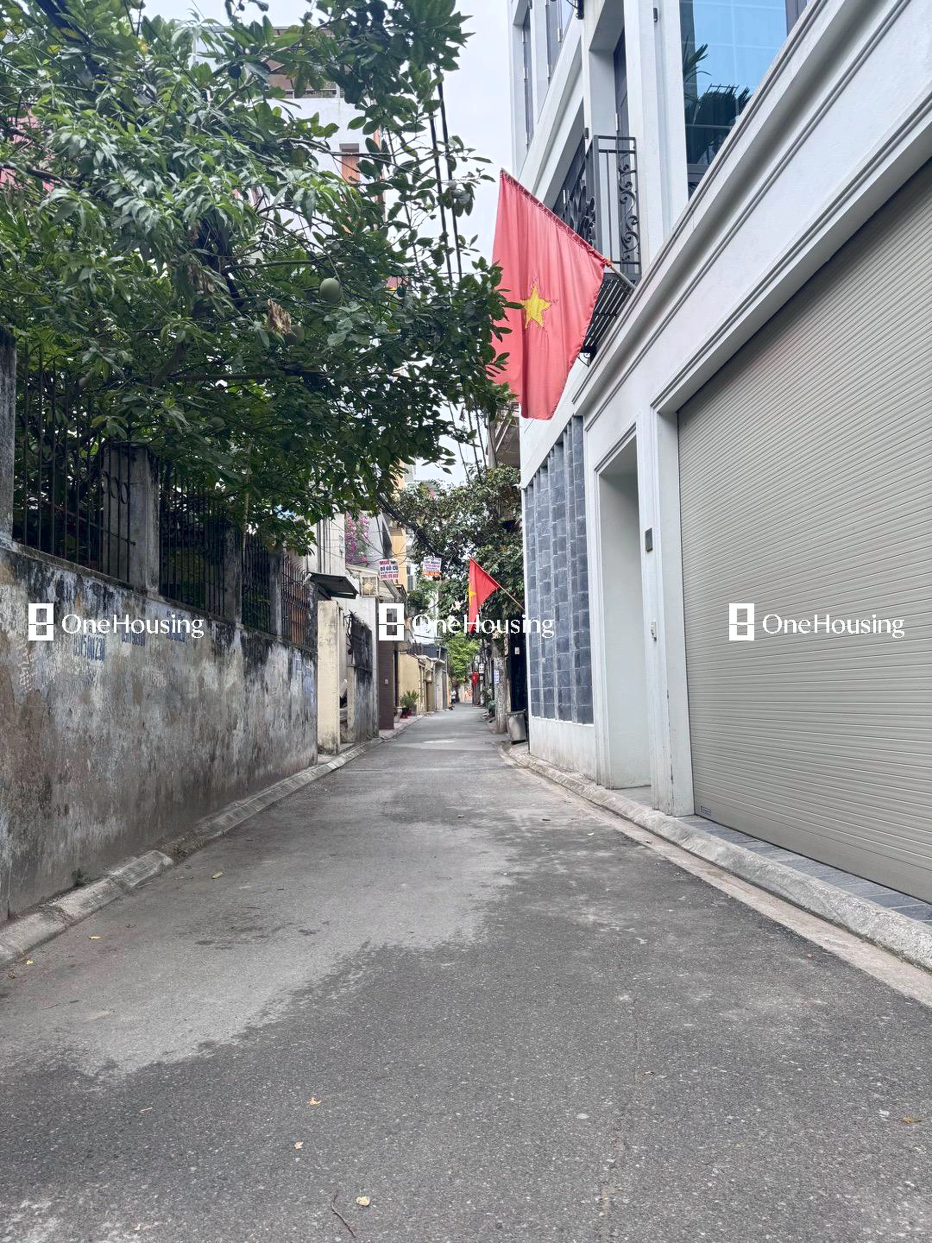 Nhà mặt ngõ cách Nguyễn Văn Cừ 100m, P. Bồ Đề, Q. Long Biên, TP. Hà Nội