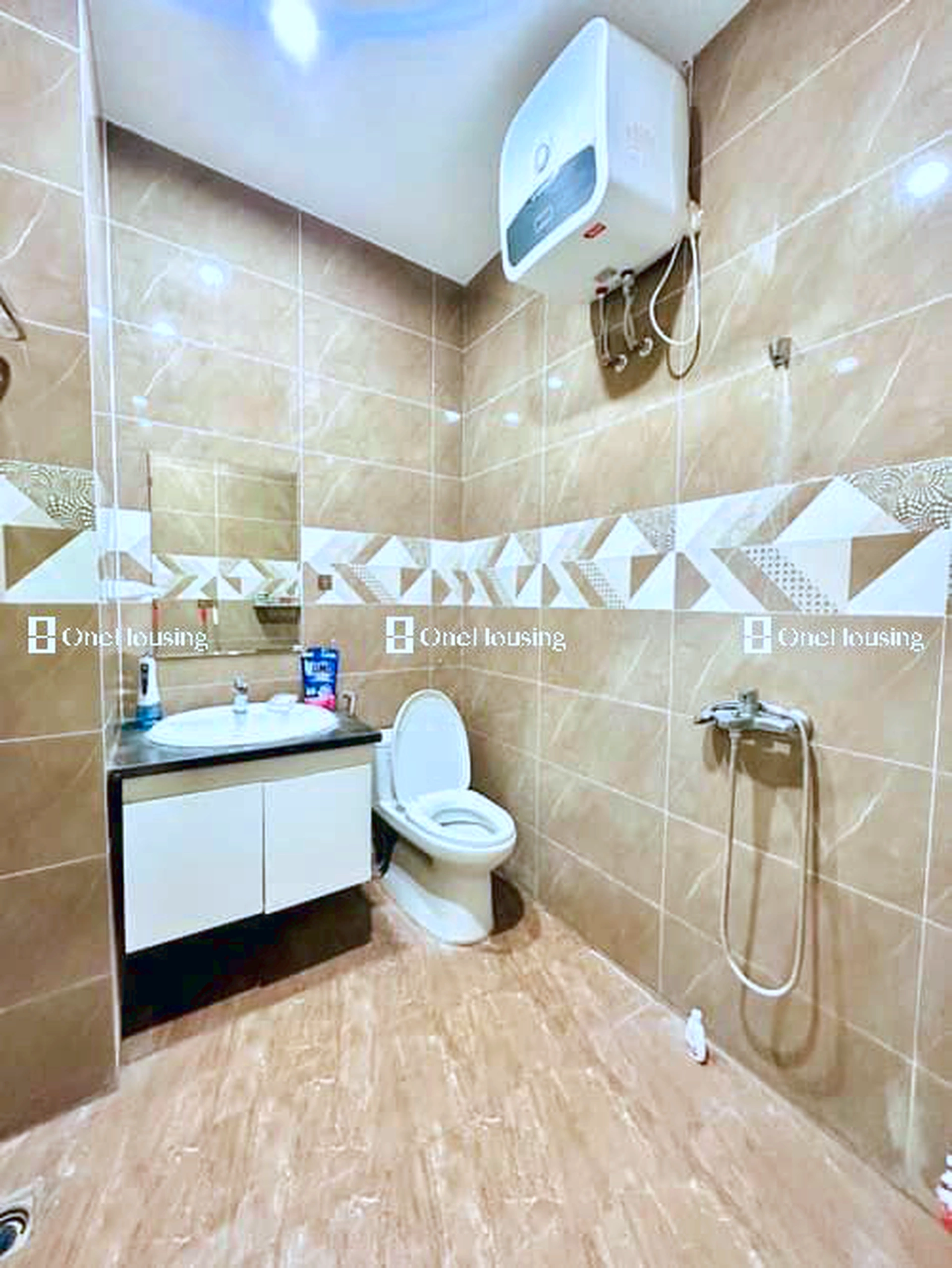 Nhà mặt phố Đê La Thành, P. Thổ Quan, Q. Đống Đa, TP. Hà Nội