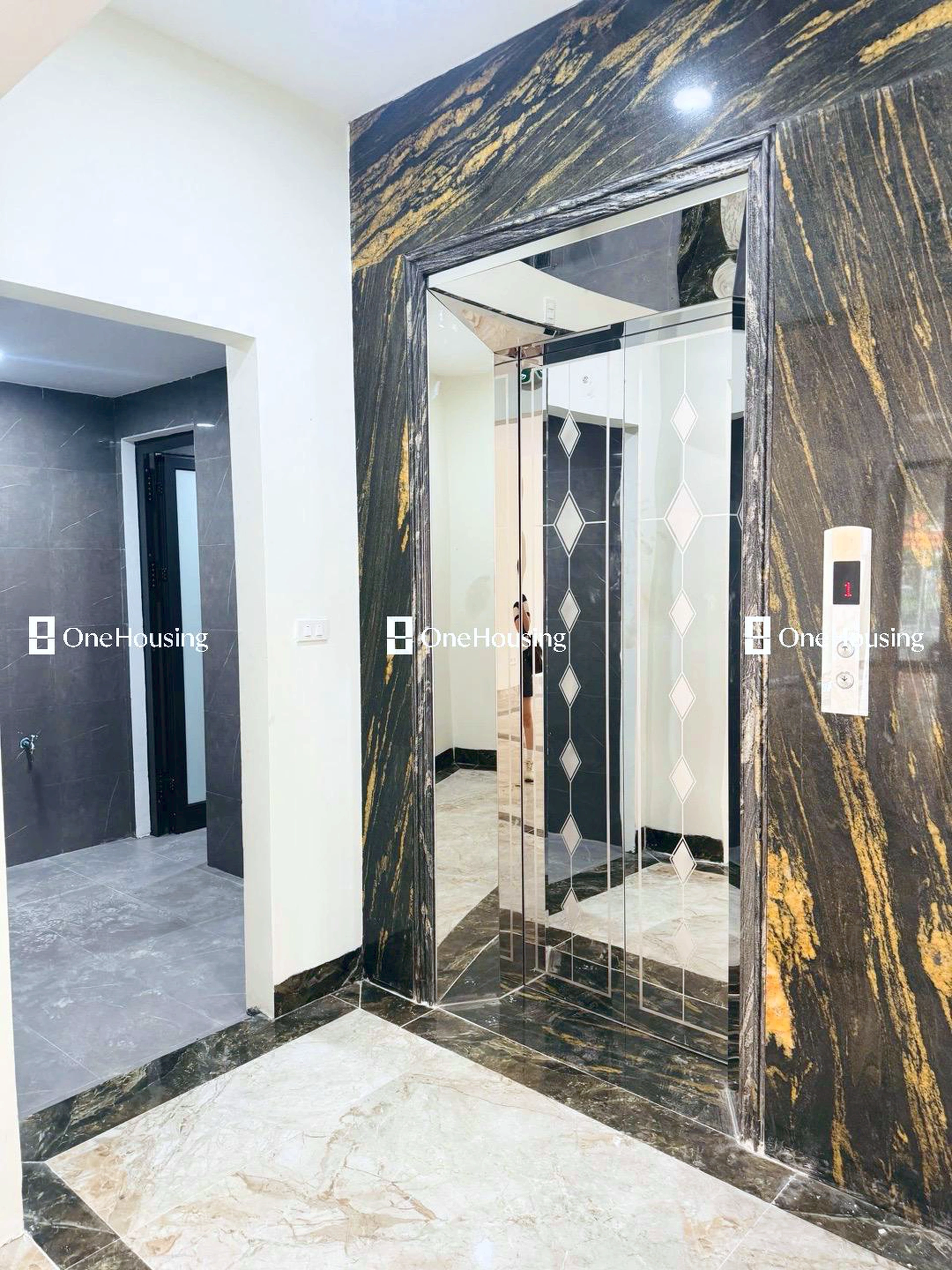 Nhà mặt phố Đức Diễn, P. Phúc Diễn, Q. Bắc Từ Liêm, TP. Hà Nội
