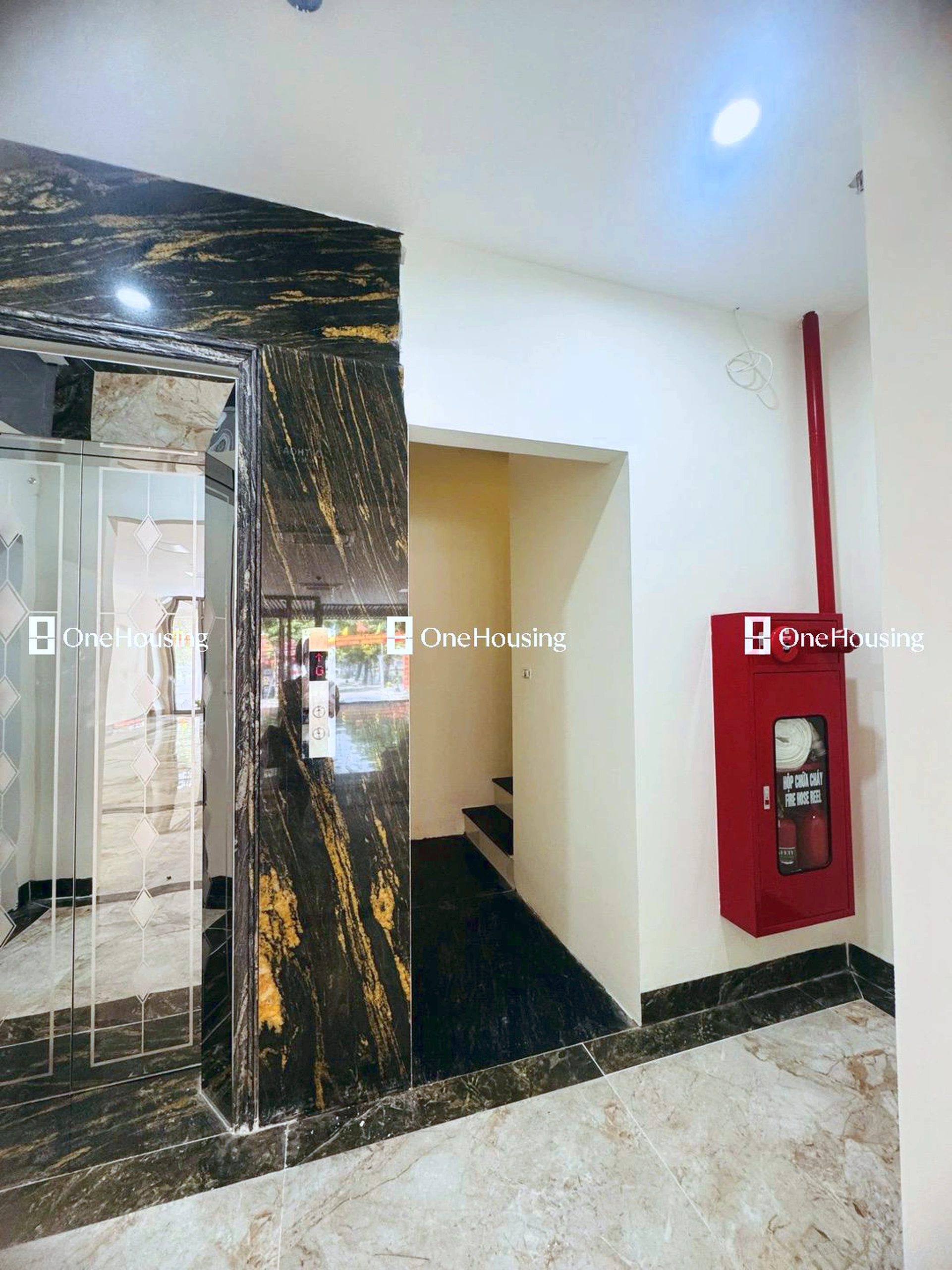 Nhà mặt phố Đức Diễn, P. Phúc Diễn, Q. Bắc Từ Liêm, TP. Hà Nội